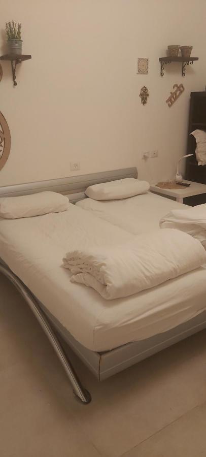 נקודות ריפוי Διαμέρισμα Tirat Carmel Εξωτερικό φωτογραφία
